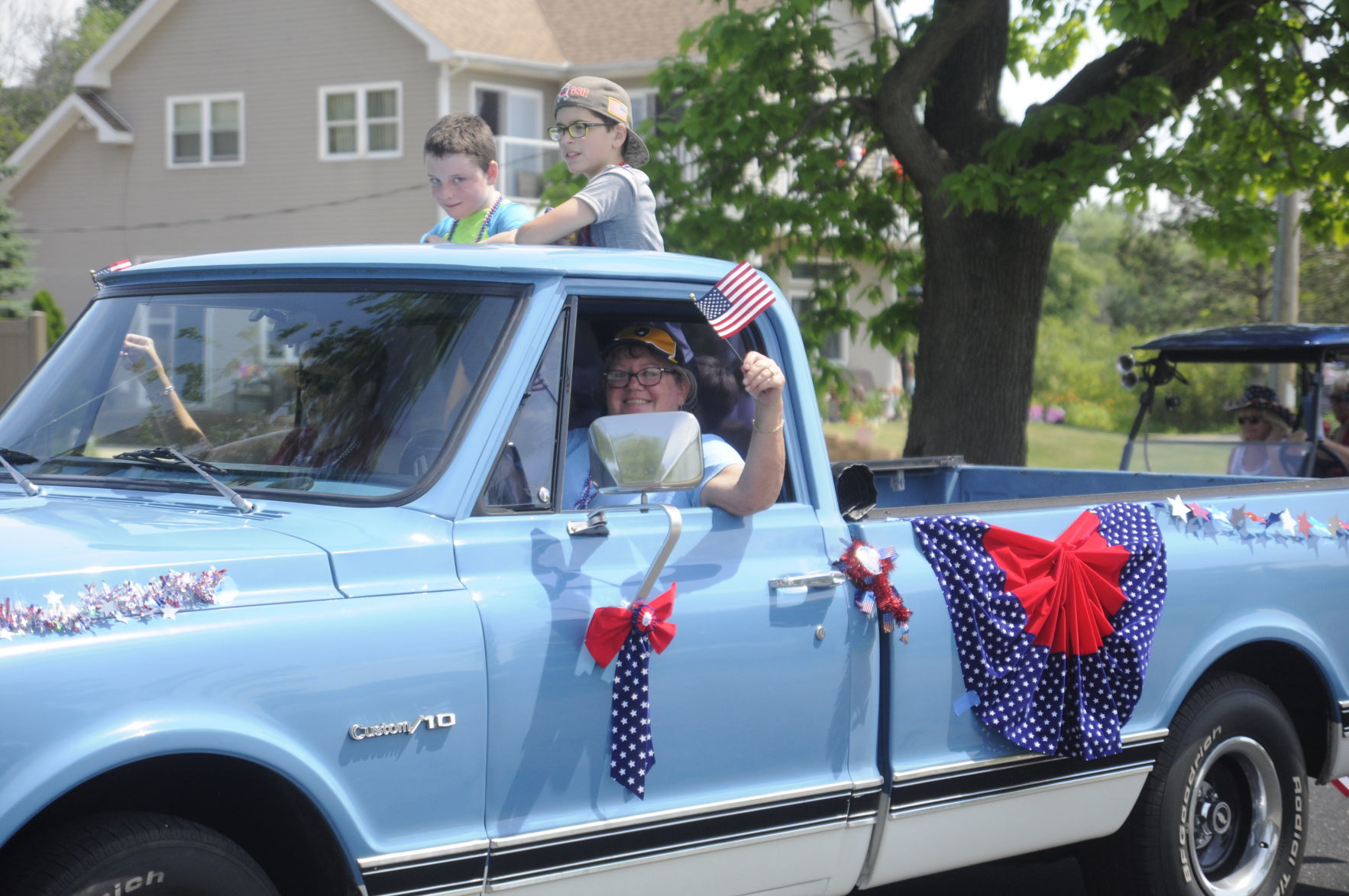 8 - Como Parade